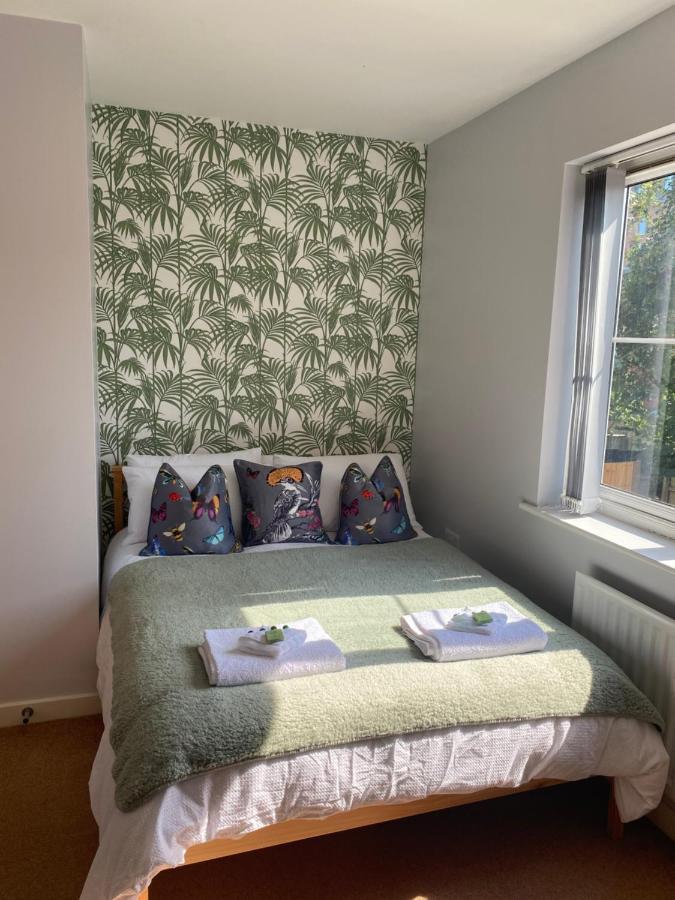 Coventry City Centre Townhouse With Private Parking Villa Exterior photo