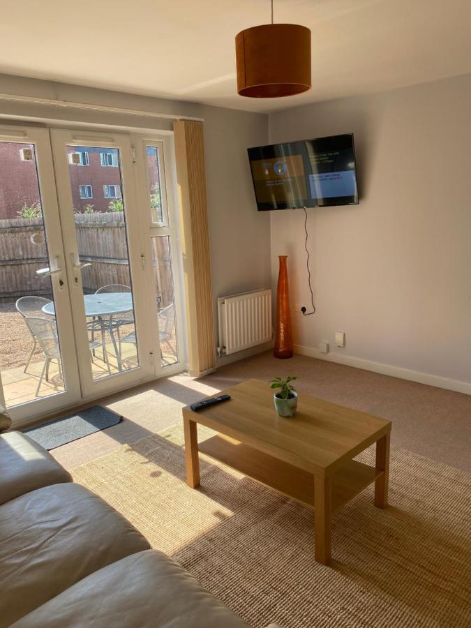 Coventry City Centre Townhouse With Private Parking Villa Exterior photo