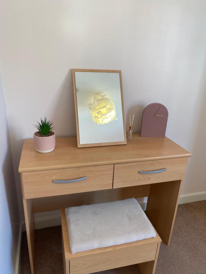 Coventry City Centre Townhouse With Private Parking Villa Exterior photo