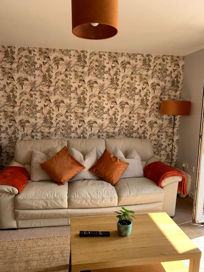 Coventry City Centre Townhouse With Private Parking Villa Exterior photo